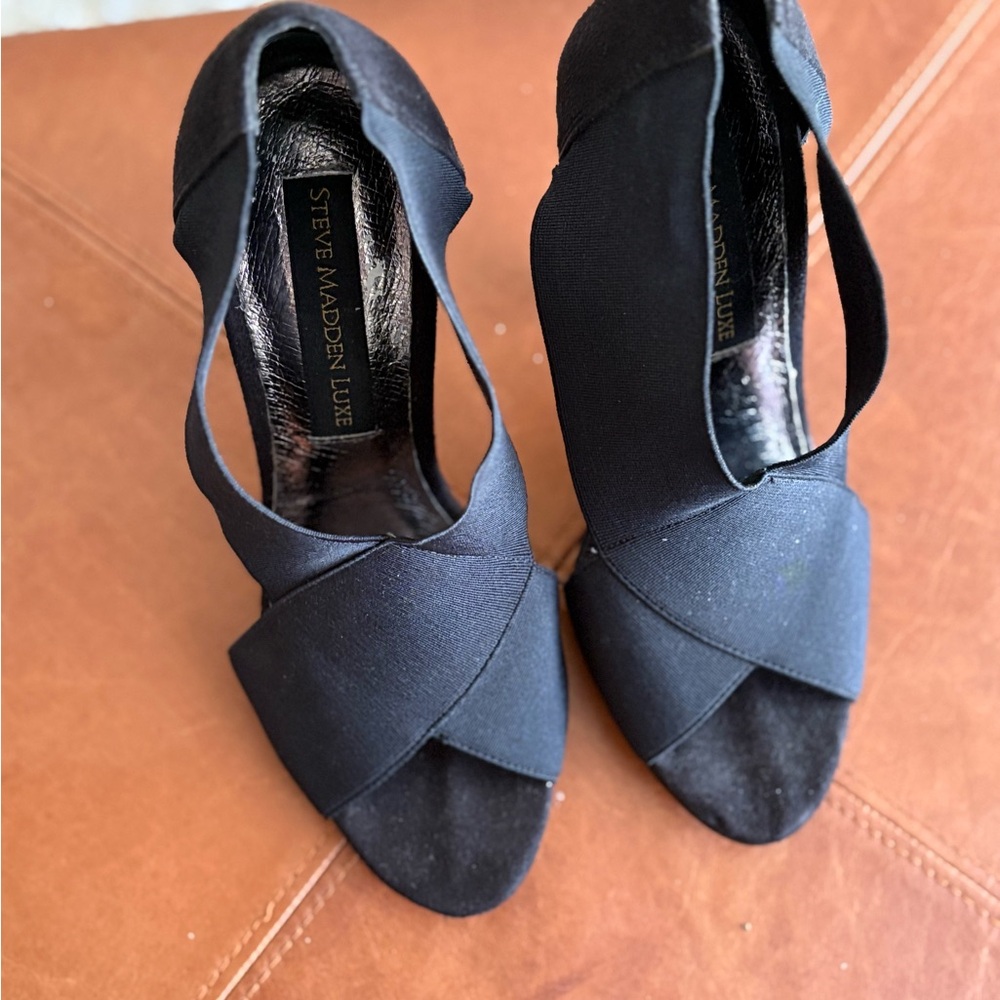 Steve Madden Luxe Black Peep Toe Heels